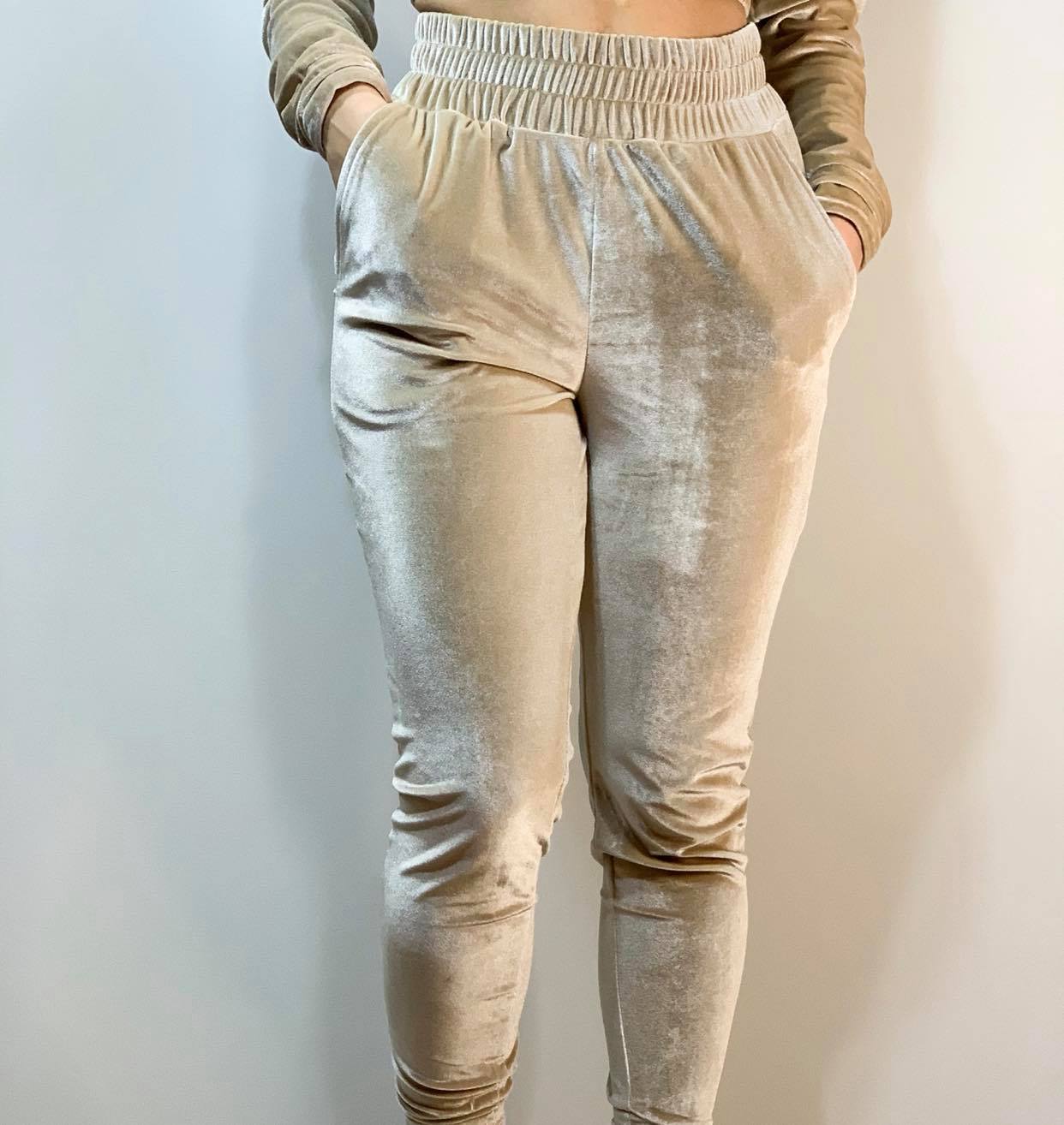 
                  
                    Teddy Set-Bottom
                  
                